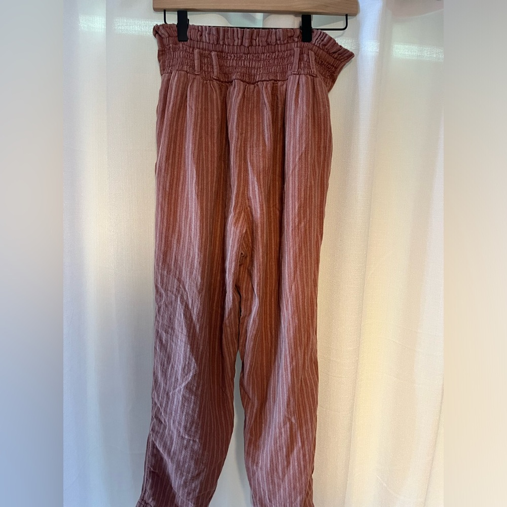 American eagle flowy pink pants size woman’s small